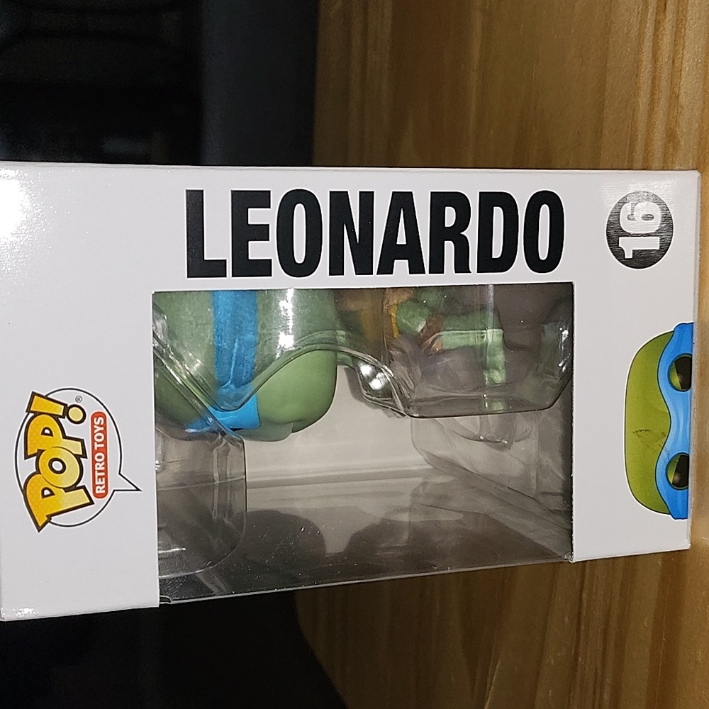 POP HEAD COLLECTIBLE - Picture 2 of 4